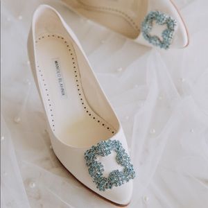 Manolo Blahnik HANGISI BRIDE 50